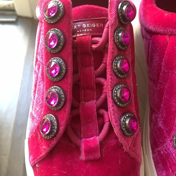 New Kurt Geiger London Pink Velvet Rhinestones Sneakers size EU 39 UK 6 - Picture 4 of 8